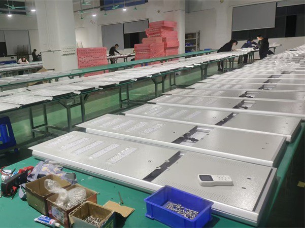 Customized Solar Streetlights for Energy Saving and Environmental Protection